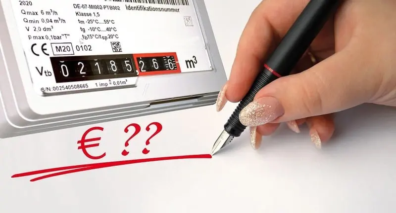 Furnizorii de energie ripostează la tăierea compensărilor: Cer avansuri mai mari!